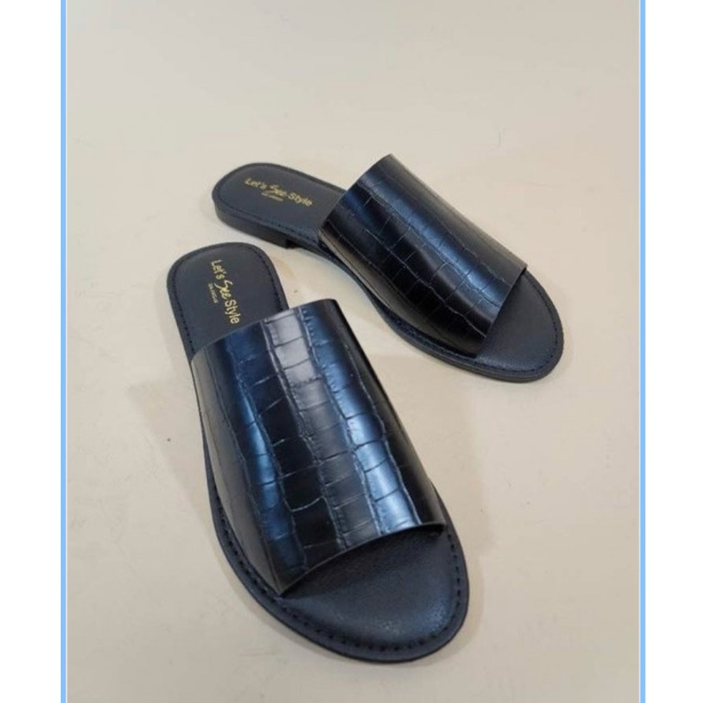 Black slippers
